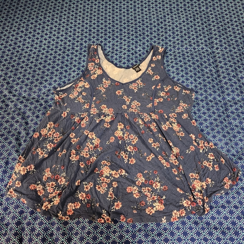Torrid Flower Tank Top Size 4